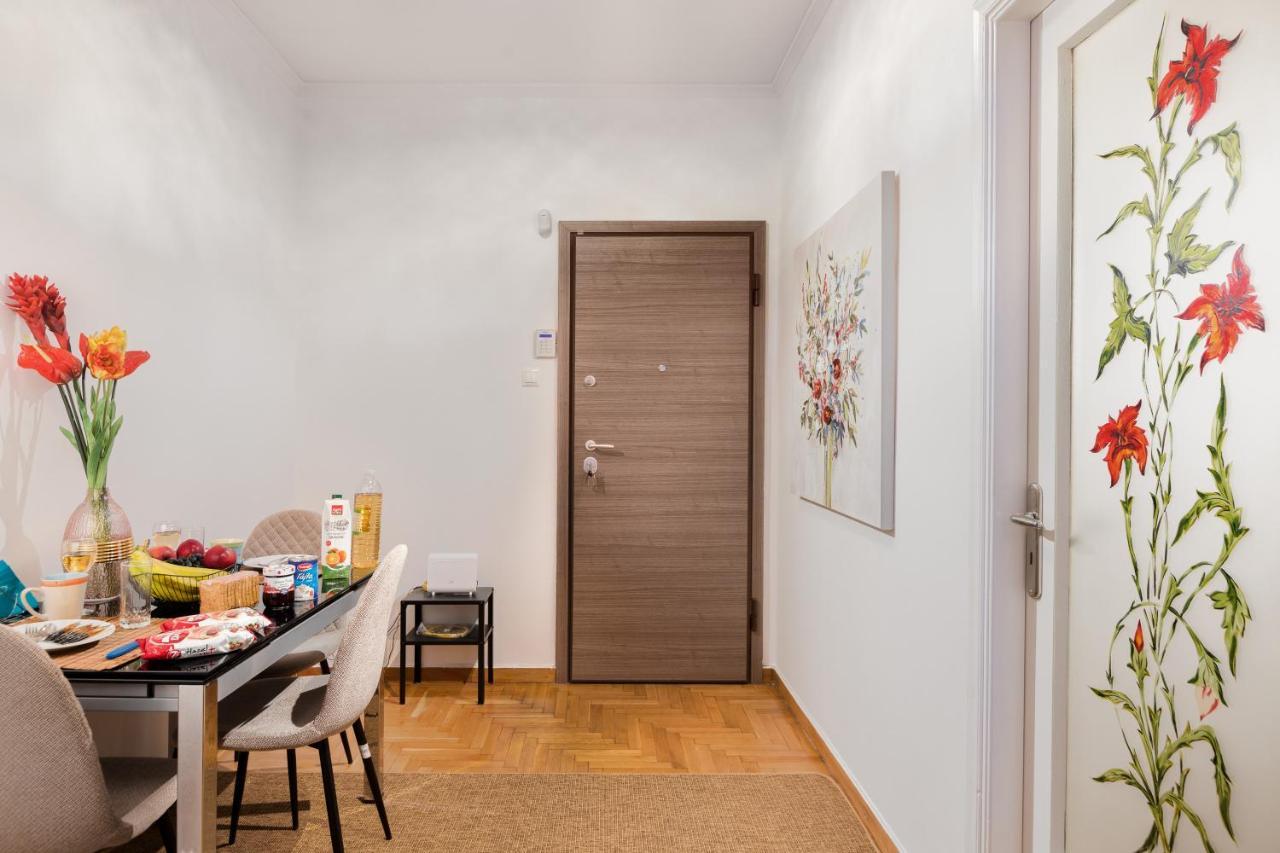 Ferienwohnung Διαμέρισμα Στο Κέντρο Δίπλα Στα Νοσοκομεία Και Τα Αξιοθέατα Athen Exterior foto